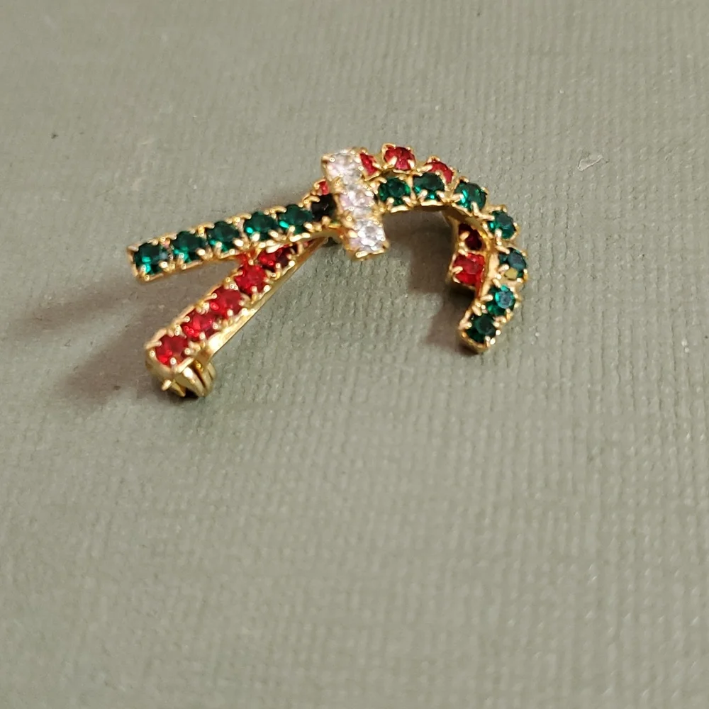🌻 New Goldtone Fashion Christmas Candy Cane Brooch/ pin
